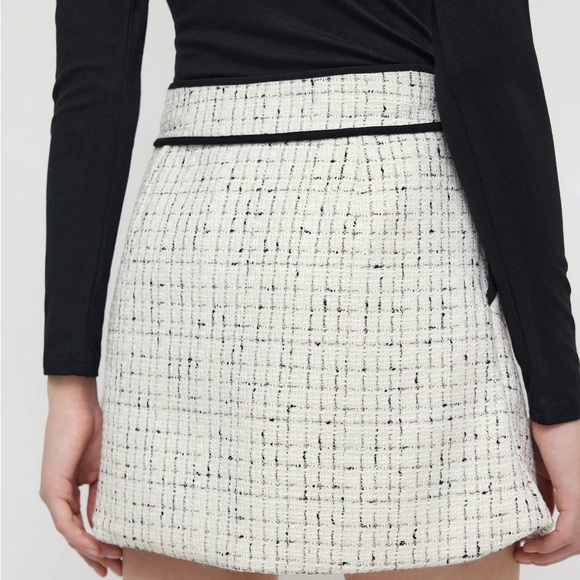 Cream Tweed Skirt with Pockets - Picture 3 of 4